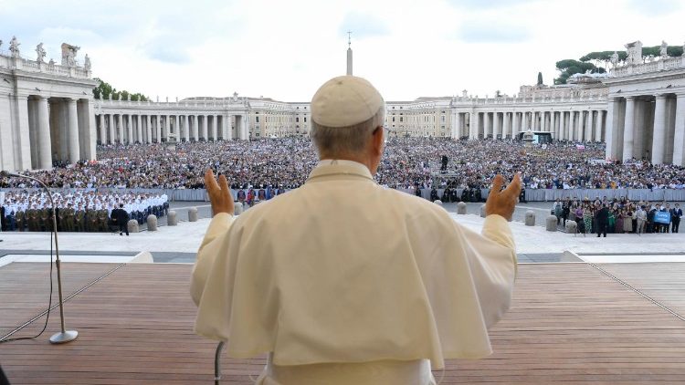 Pope at Audience: Jesus redeems darkest places of human existence - Vatican News